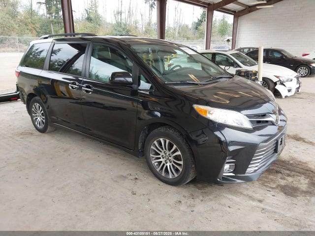 2018 TOYOTA SIENNA XLE 8 PASSENGER