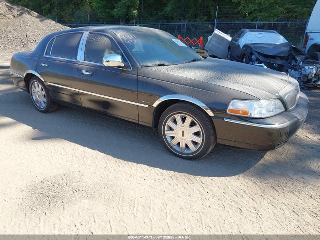 2003 LINCOLN TOWN CAR CARTIER