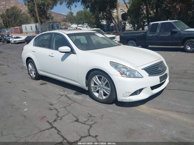 2013 INFINITI G37 JOURNEY