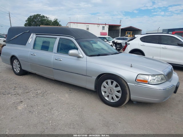 2006 LINCOLN TOWN CAR EXECUTIVE