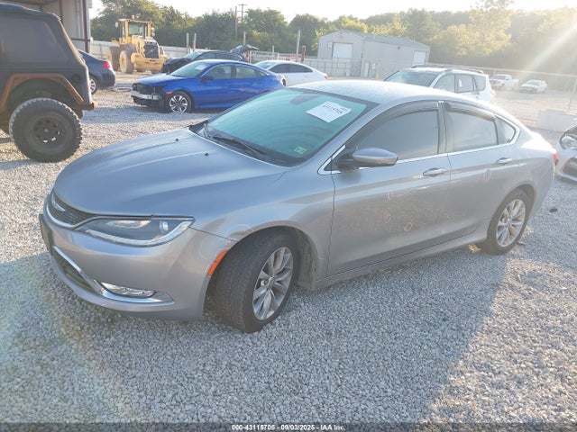 2015 Chrysler 200 C 照片 2