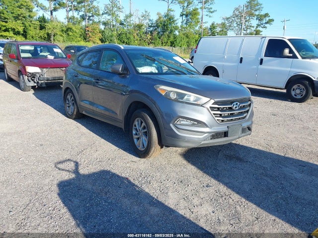 2016 HYUNDAI TUCSON SE