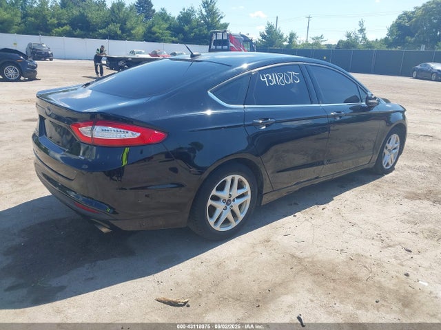 FORD FUSION SE - 4