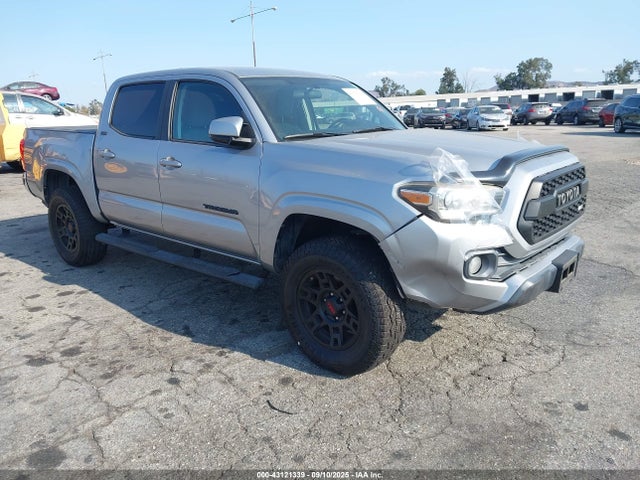 2016 TOYOTA TACOMA SR5