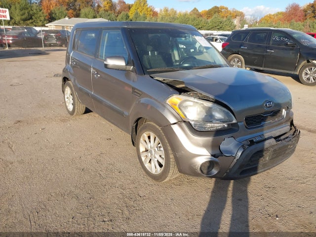 2013 KIA SOUL +