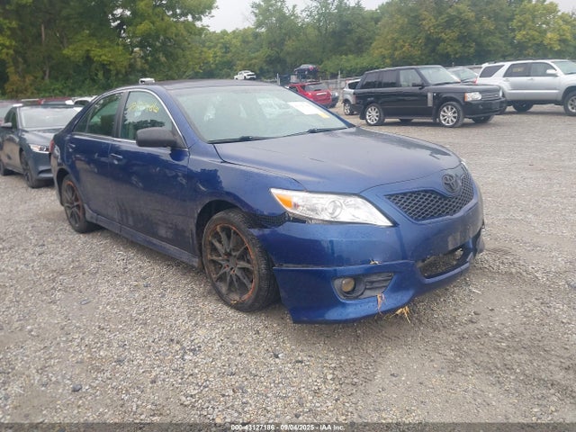 2011 TOYOTA CAMRY SE