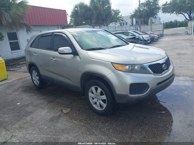 2013 KIA SORENTO LX
