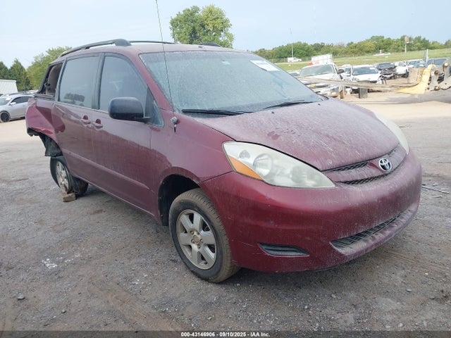 2006 TOYOTA SIENNA LE