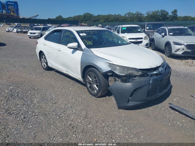 2015 TOYOTA CAMRY SE