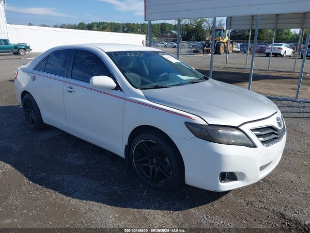 2011 TOYOTA CAMRY LE