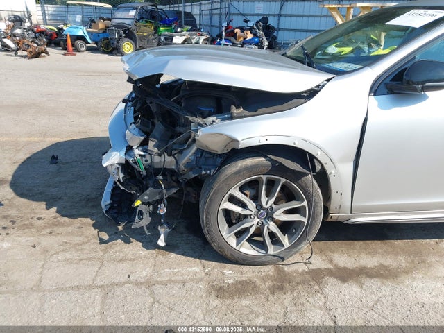 2017 Volvo V60, VIN: YV440MWK5H1023598