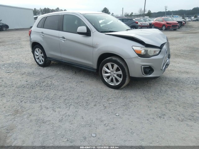2015 MITSUBISHI OUTLANDER ES