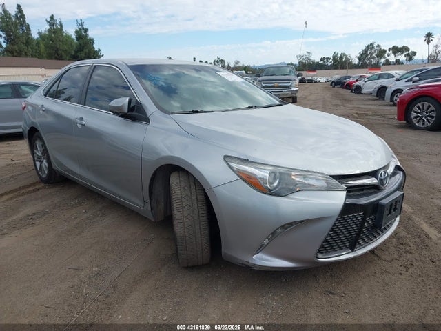 2016 TOYOTA CAMRY SE