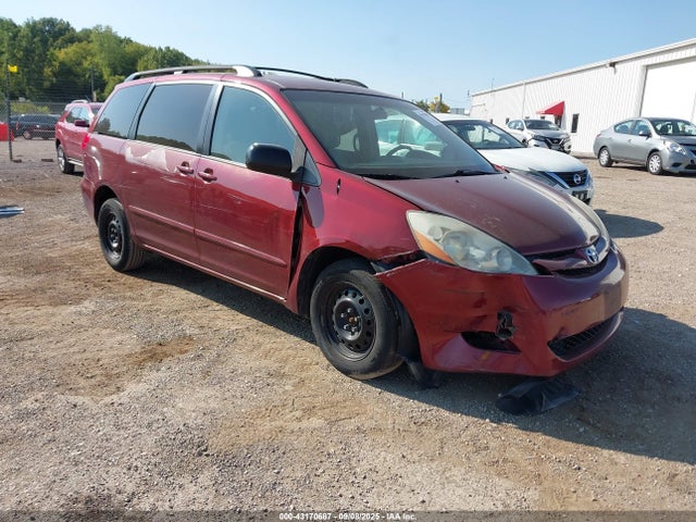 2010 TOYOTA SIENNA LE