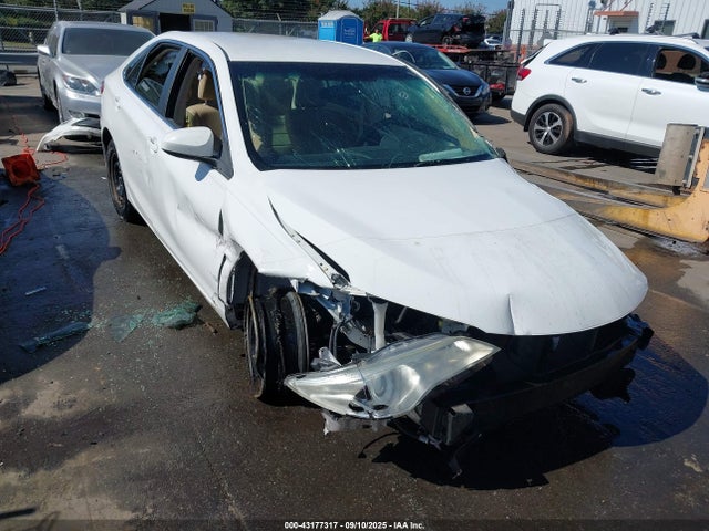 2015 TOYOTA CAMRY LE