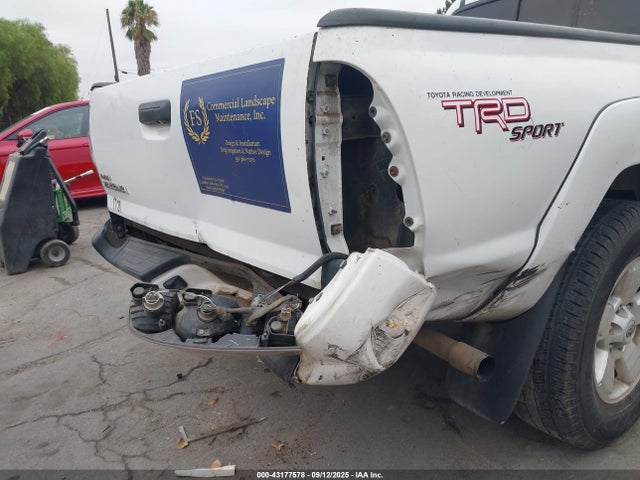 2011 Toyota TACOMA PRERUNNER V6 thumbnail 18