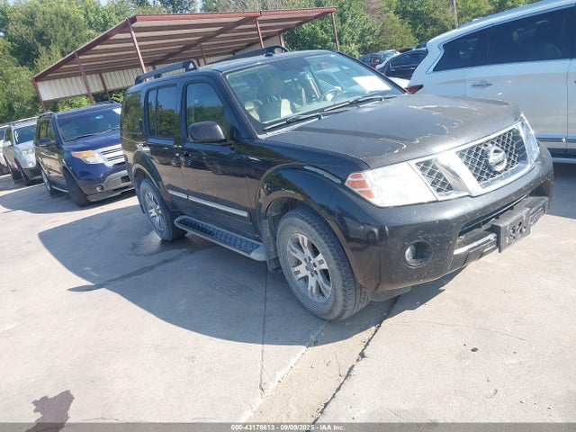 2011 NISSAN PATHFINDER SILVER