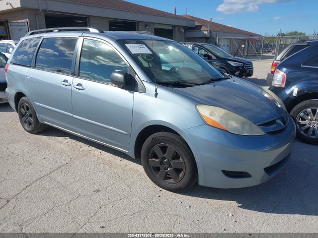 2010 TOYOTA SIENNA LE