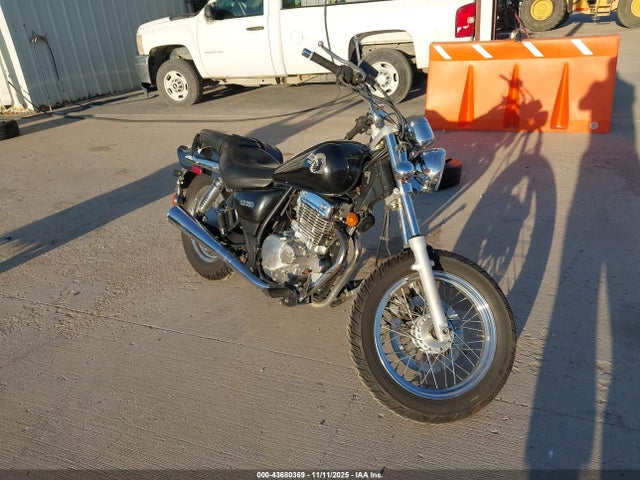2005 SUZUKI GZ250 