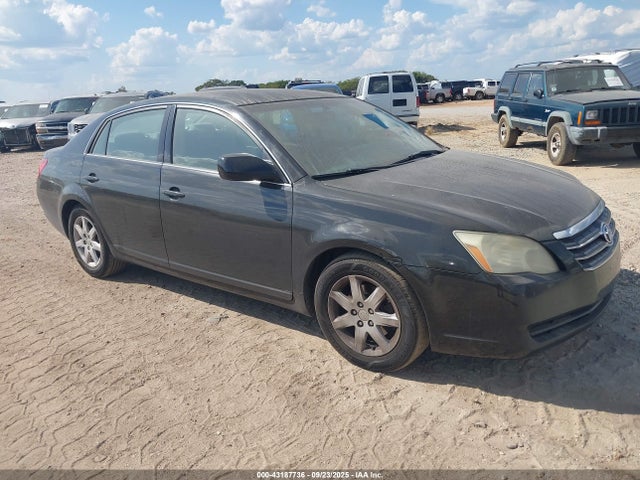 2005 TOYOTA AVALON XL