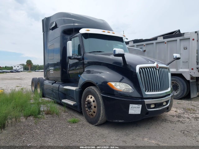 2019 INTERNATIONAL LT 