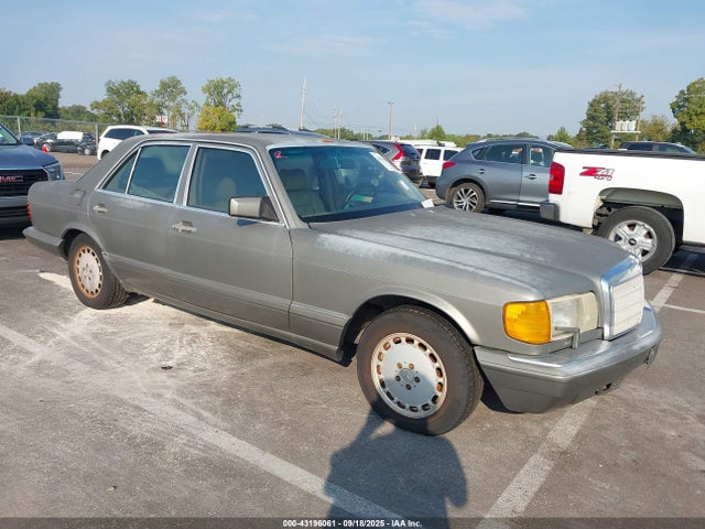 1989 MERCEDES-BENZ 300 SE
