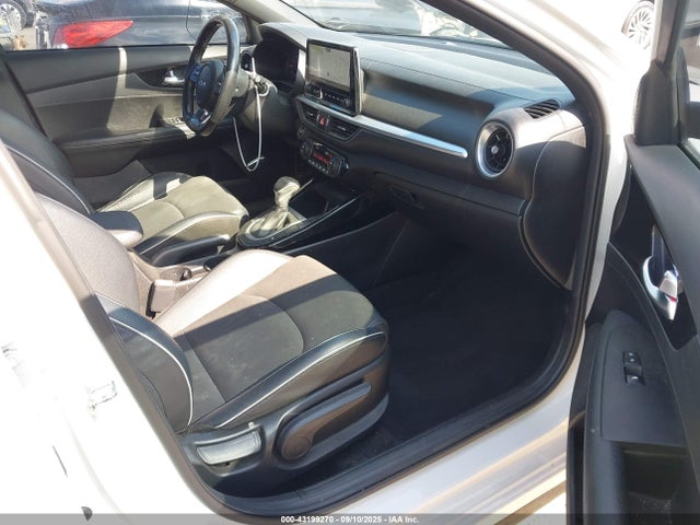 KIA FORTE GT-LINE - 5