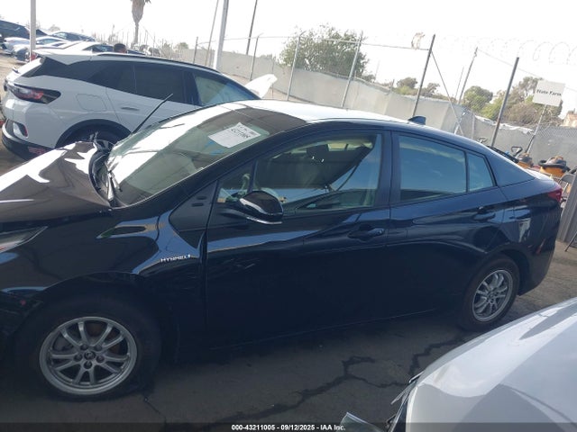 2021 TOYOTA PRIUS LE 14