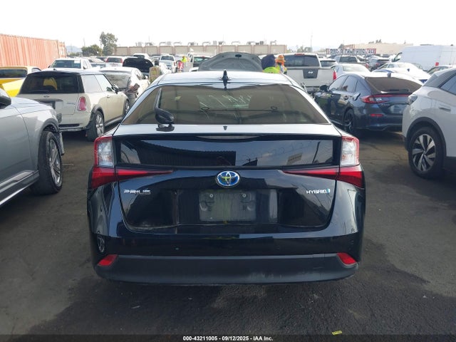 2021 TOYOTA PRIUS LE 16