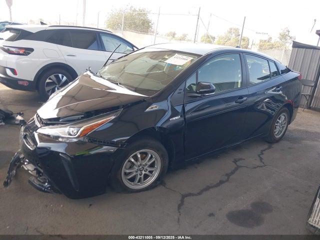 2021 TOYOTA PRIUS LE 2