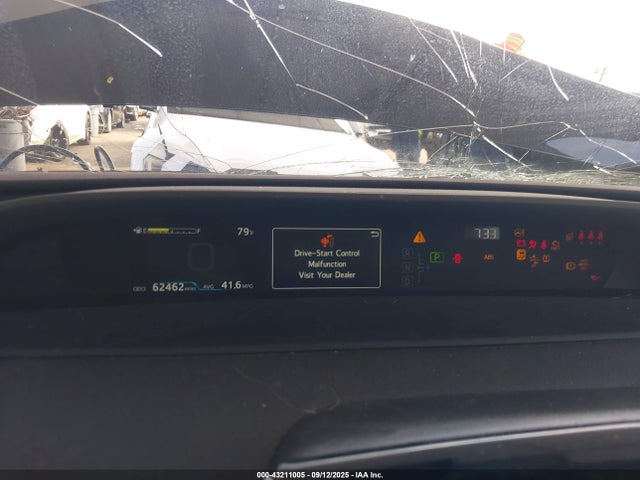 2021 TOYOTA PRIUS LE 7