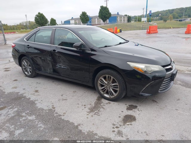 2016 TOYOTA CAMRY SE