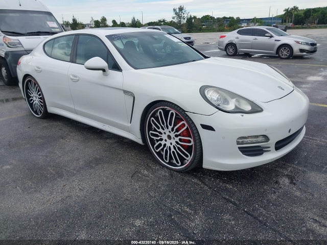 2011 PORSCHE PANAMERA 4