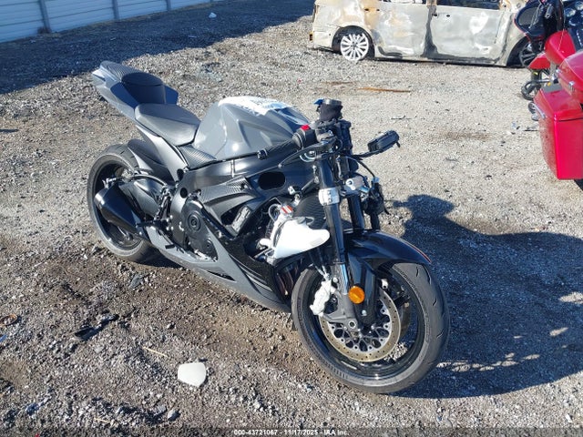 2025 SUZUKI GSX 