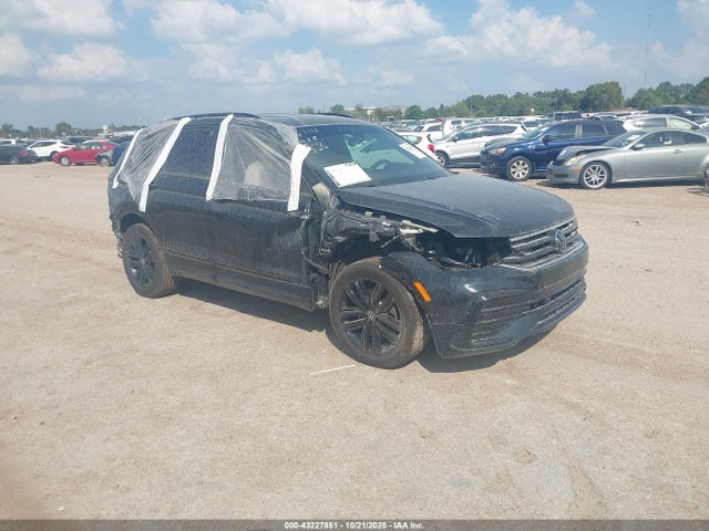 2022 VOLKSWAGEN TIGUAN 2.0T SE R-LINE BLACK