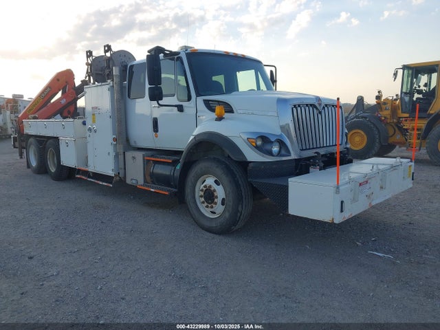 2010 INTERNATIONAL 7000 7400