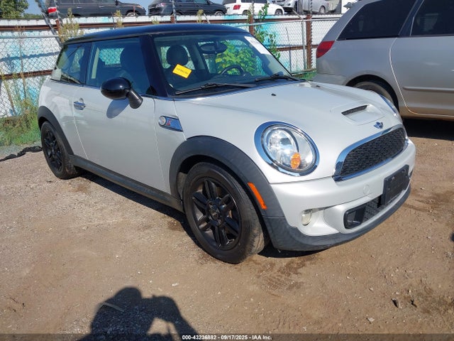 2012 MINI COOPER 