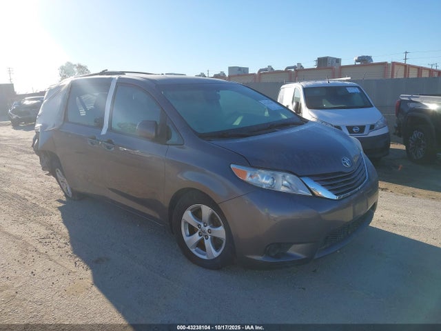 2015 TOYOTA SIENNA LE 8 PASSENGER