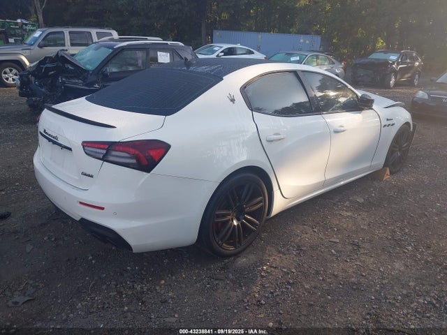 2022 Maserati Ghibli, VIN: ZAM57YTM1NX398070