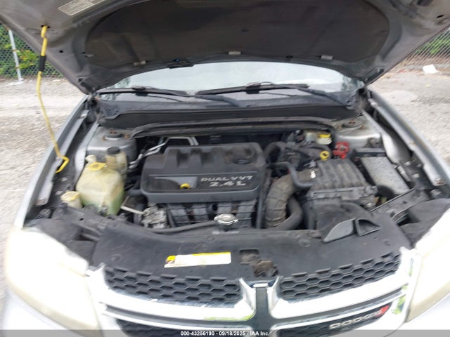 DODGE AVENGER SE - 10