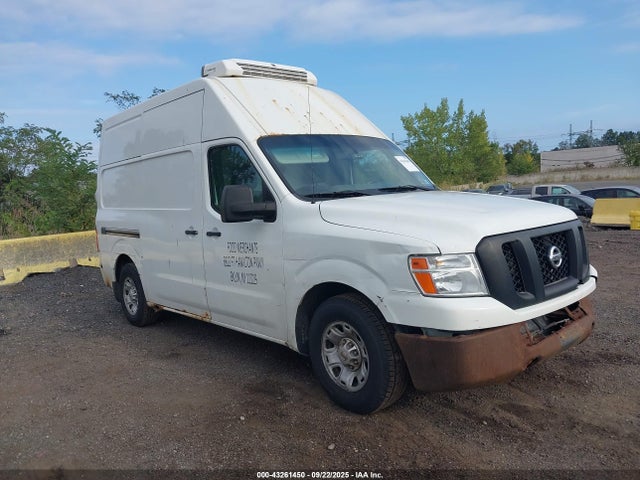 2013 NISSAN NV S V8