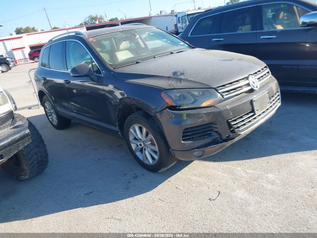 2013 VOLKSWAGEN TOUAREG VR6 SPORT