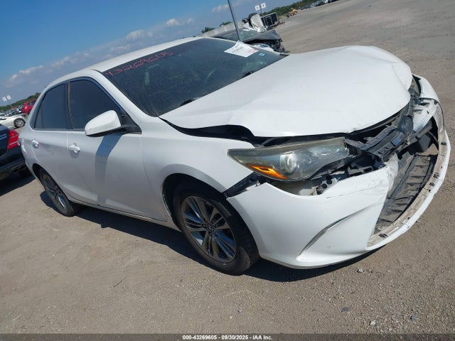2015 TOYOTA CAMRY SE