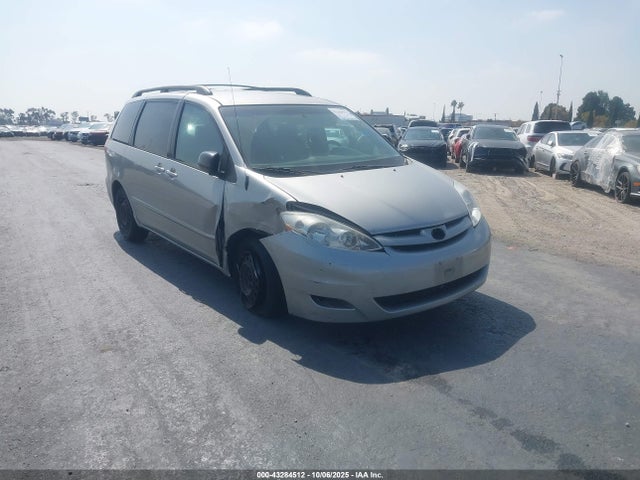 2006 TOYOTA SIENNA LE