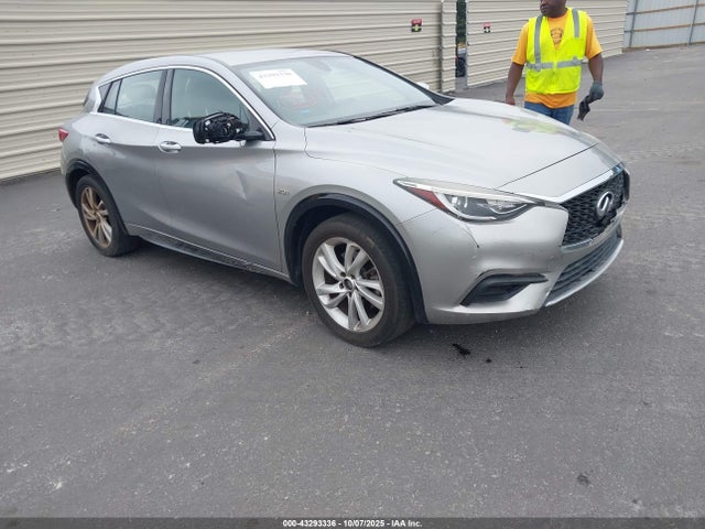 2018 INFINITI QX30 LUXURY