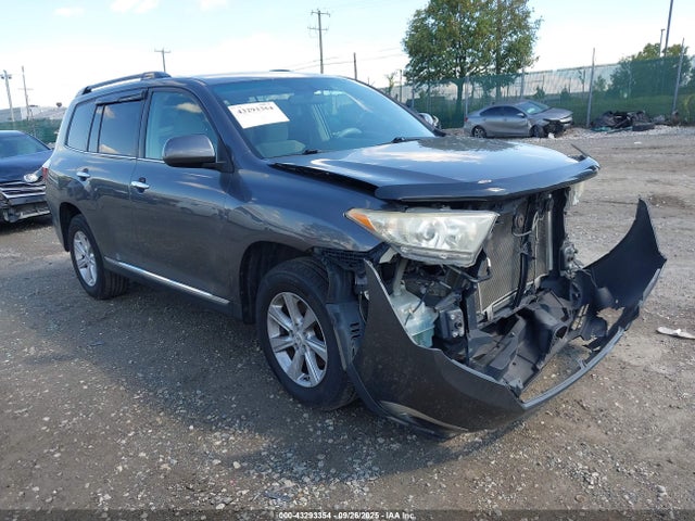 2011 TOYOTA HIGHLANDER BASE V6