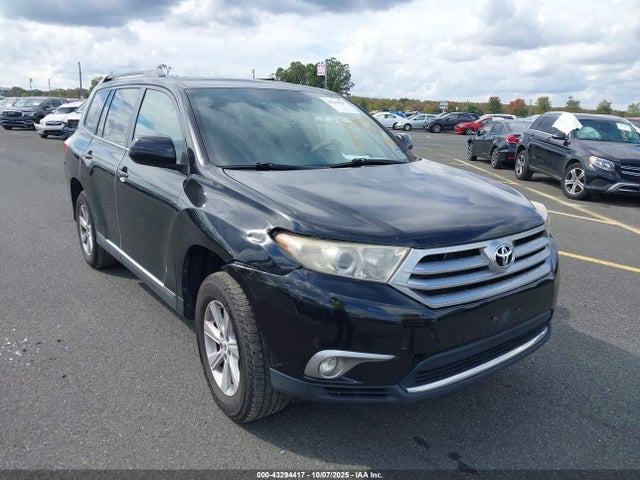 2011 TOYOTA HIGHLANDER SE V6