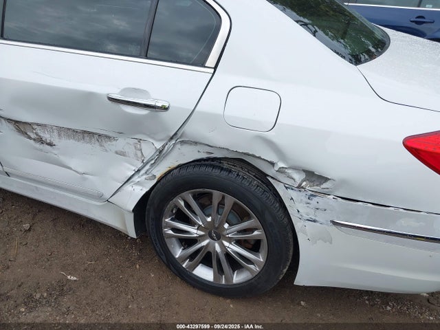 HYUNDAI GENESIS 3.8 - 6