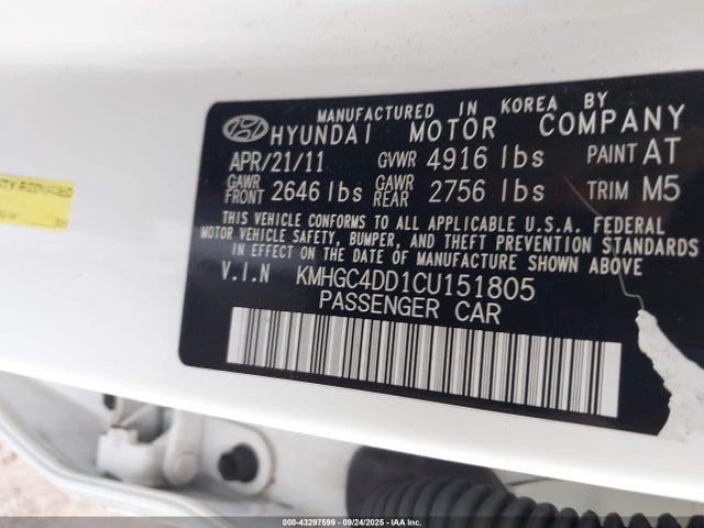 HYUNDAI GENESIS 3.8 - 9