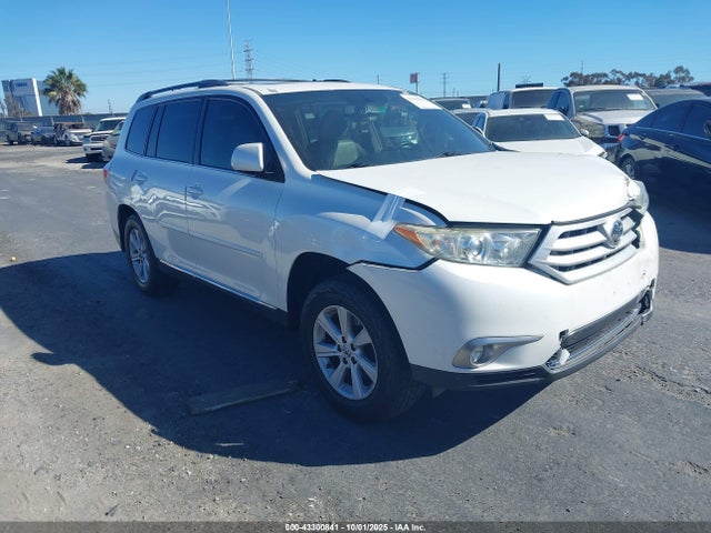 2013 TOYOTA HIGHLANDER SE V6
